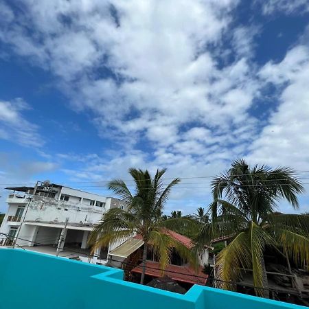 Hostal Brisas Del Mar Puerto Villamil Exterior photo