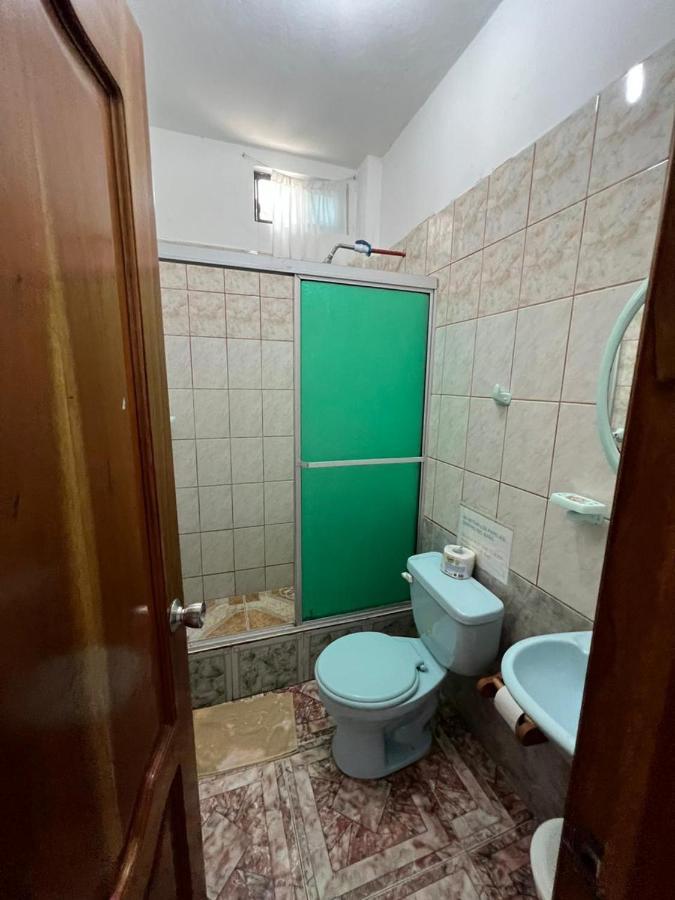 Hostal Brisas Del Mar Puerto Villamil Exterior photo